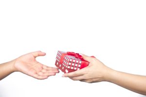 چگونه هدیه مناسب انتخاب کنیم که زیبا باشد